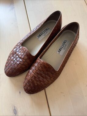 Trotters Brown Woven Leather Flats